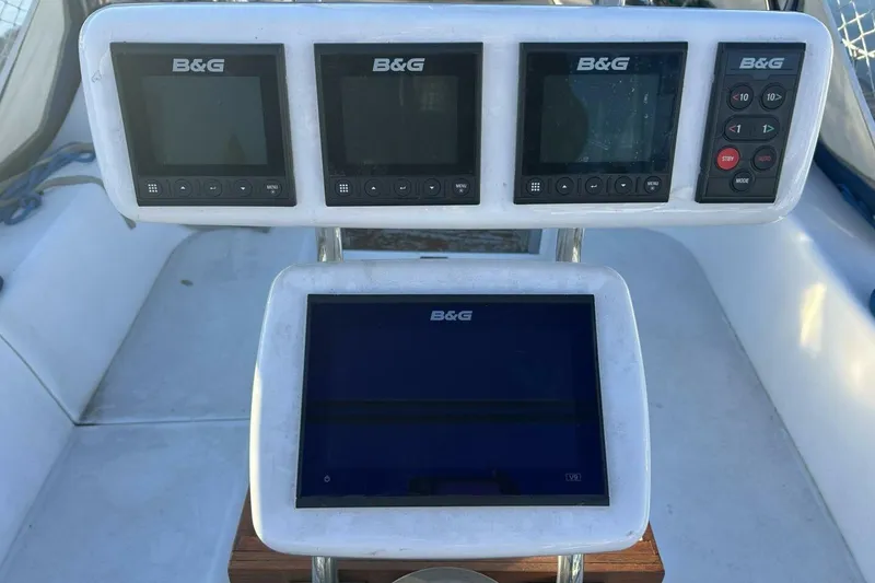 Slide: The Image of 1995 Catalina 320 - 50