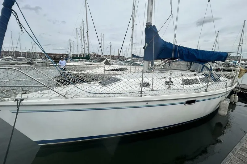 Slide: The Image of 1995 Catalina 320 - 58