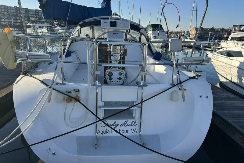 Slide: The Image of 1995 Catalina 320 - 59