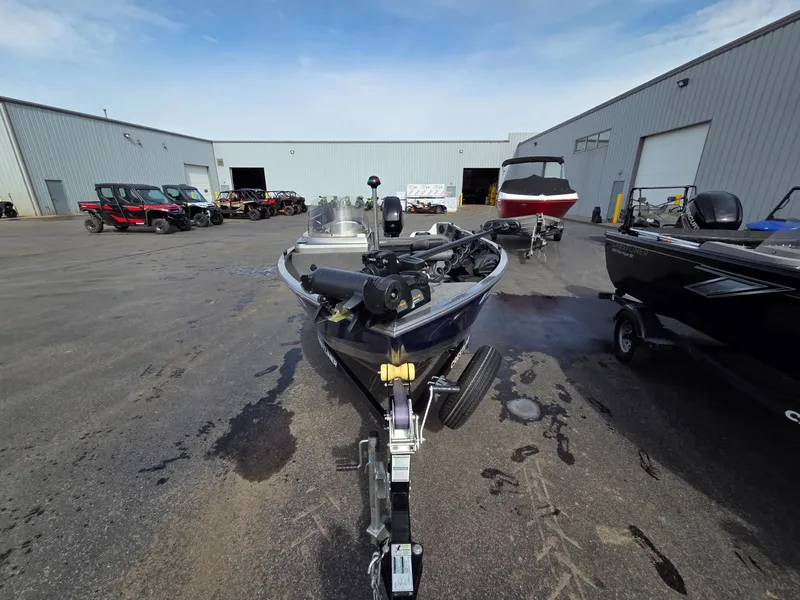 Slide: The Image of Crestliner 1600 Vision 2018 - 11