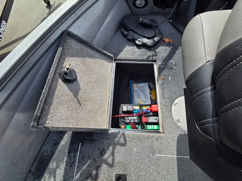 Slide: The Image of Crestliner 1600 Vision 2018 - 17