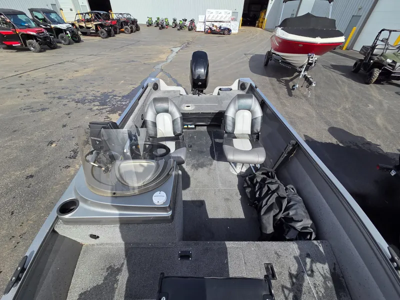 Slide: The Image of Crestliner 1600 Vision 2018 - 22