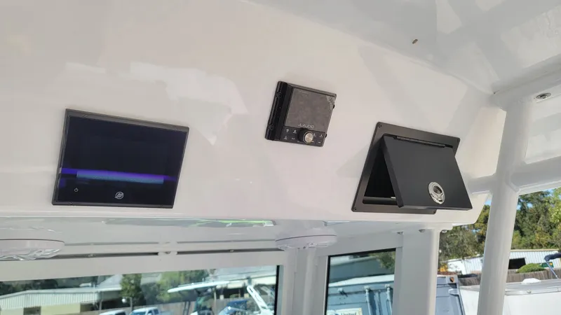 Slide: The Image of Wellcraft 223 Fisherman 2026 - 15