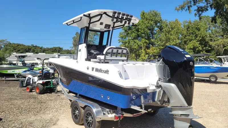 Slide: The Image of Wellcraft 223 Fisherman 2026 - 7