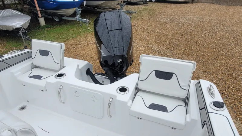 Slide: The Image of Wellcraft 202 Fisherman 2026 - 10