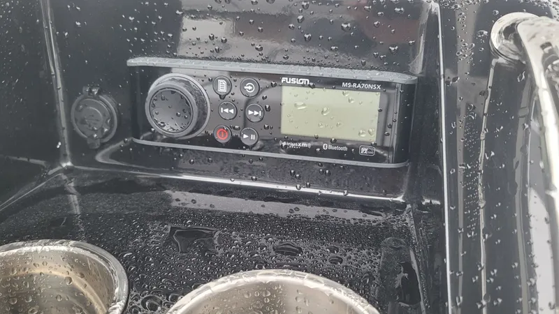 Slide: The Image of Wellcraft 202 Fisherman 2026 - 11