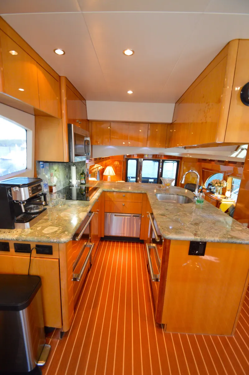 Slide: The Image of Hatteras 64 Motor Yacht 2006 - 18