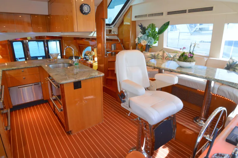 Slide: The Image of Hatteras 64 Motor Yacht 2006 - 23