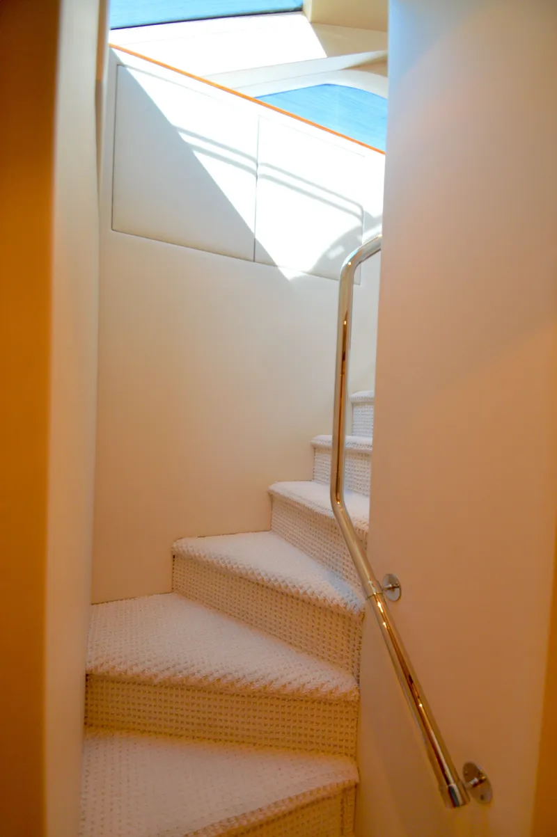 Slide: The Image of Hatteras 64 Motor Yacht 2006 - 27