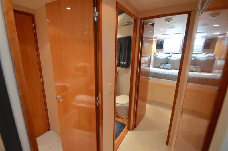 Slide: The Image of Hatteras 64 Motor Yacht 2006 - 34