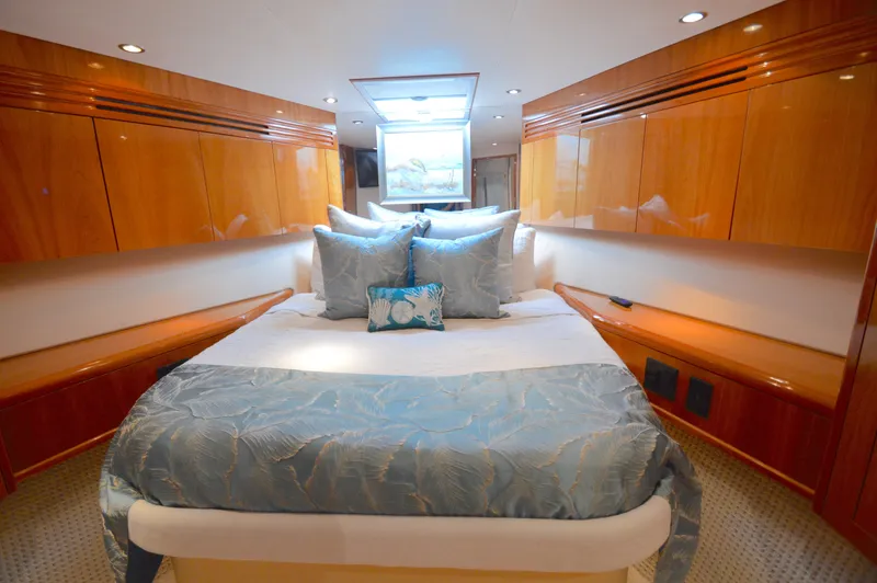 Slide: The Image of Hatteras 64 Motor Yacht 2006 - 36