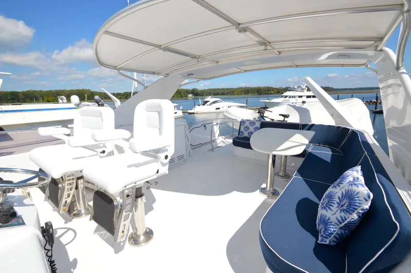 Slide: The Image of Hatteras 64 Motor Yacht 2006 - 46