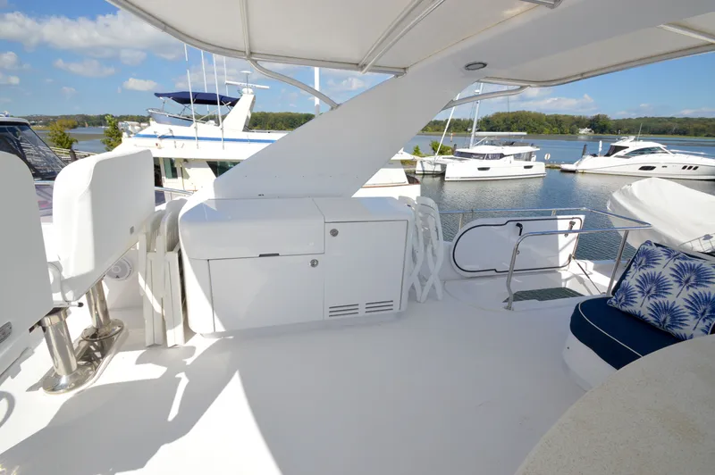 Slide: The Image of Hatteras 64 Motor Yacht 2006 - 52