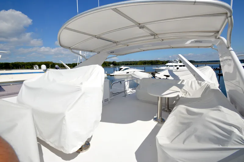 Slide: The Image of Hatteras 64 Motor Yacht 2006 - 59