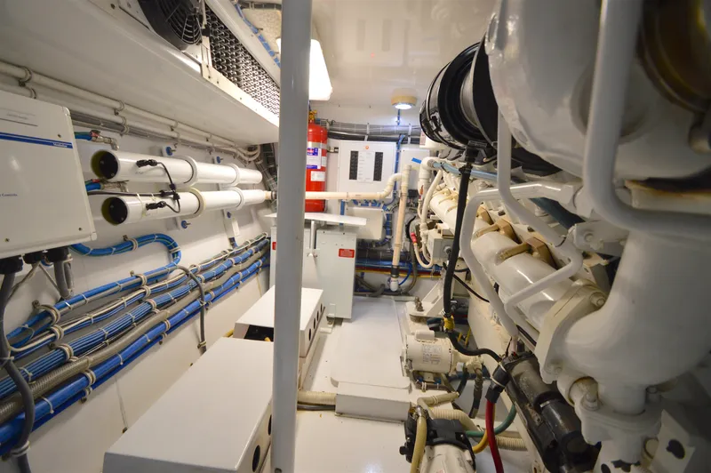 Slide: The Image of Hatteras 64 Motor Yacht 2006 - 67