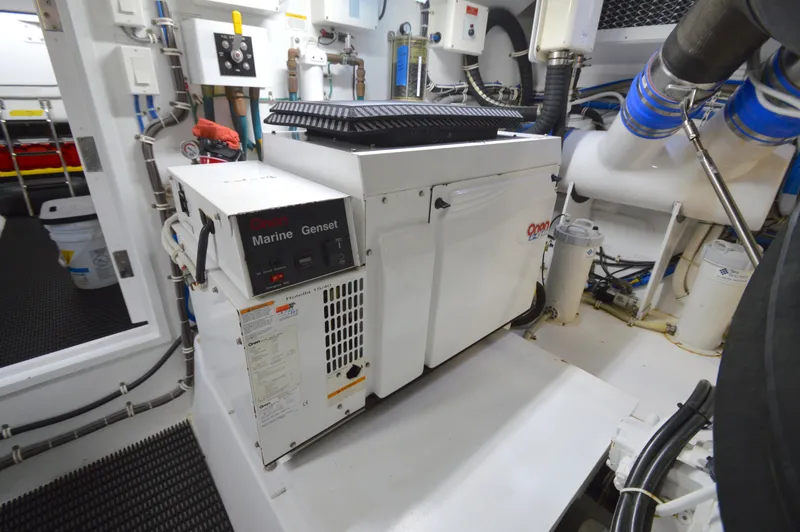 Slide: The Image of Hatteras 64 Motor Yacht 2006 - 70