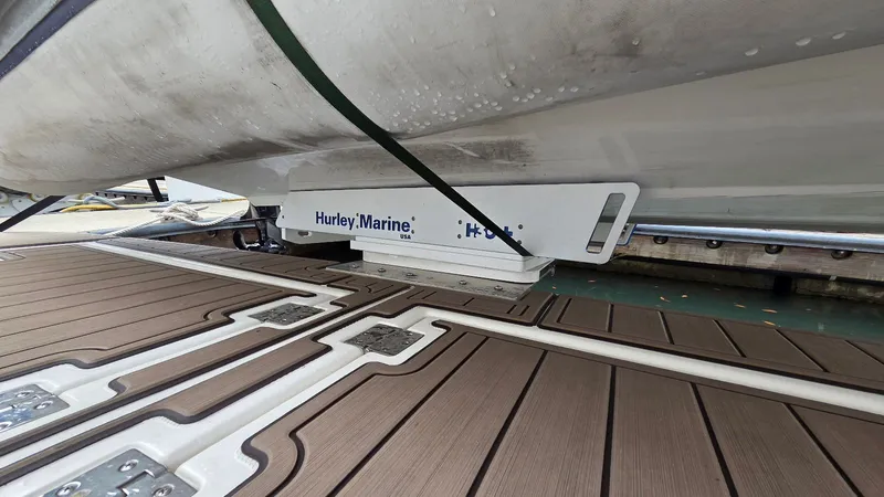 Slide: The Image of Cruisers 4450 Express Motoryacht 2000 - 5