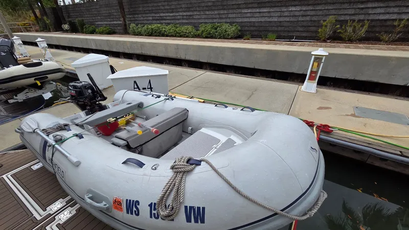 Slide: The Image of Cruisers 4450 Express Motoryacht 2000 - 6