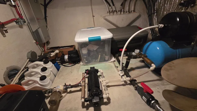 Slide: The Image of Cruisers 4450 Express Motoryacht 2000 - 64