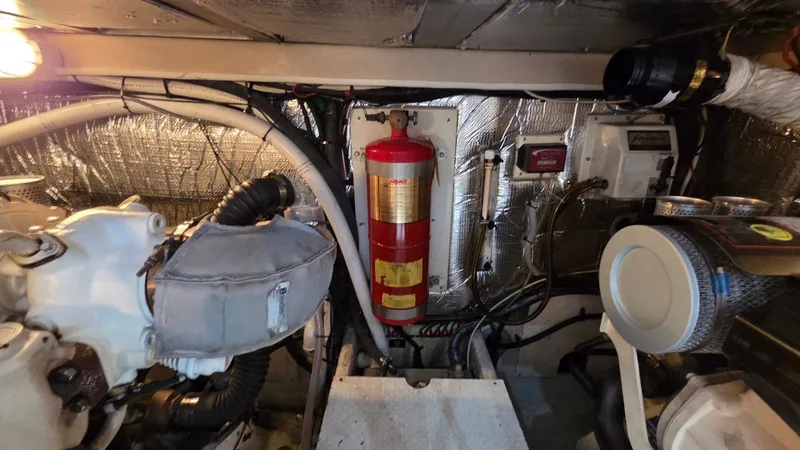 Slide: The Image of Cruisers 4450 Express Motoryacht 2000 - 69