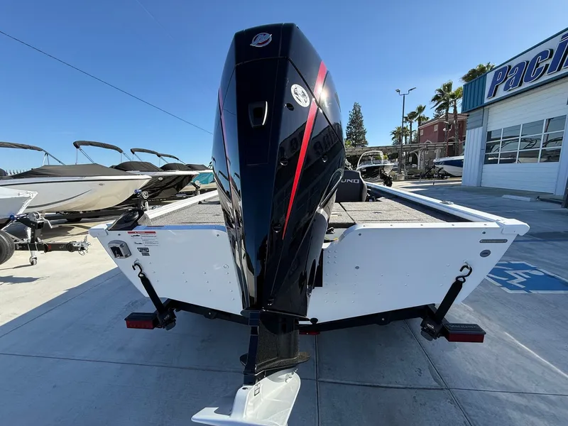 Slide: The Image of Lund Pro-V 1875 Bass w/ 200HP Mercury Pro XS! 2026 - 5