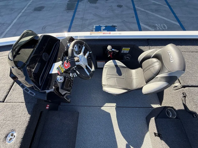 Slide: The Image of Lund Pro-V 1875 Bass w/ 200HP Mercury Pro XS! 2026 - 8