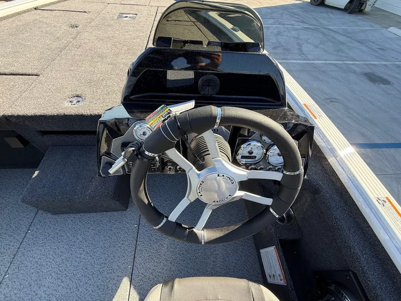 Slide: The Image of Lund Pro-V 1875 Bass w/ 200HP Mercury Pro XS! 2026 - 9