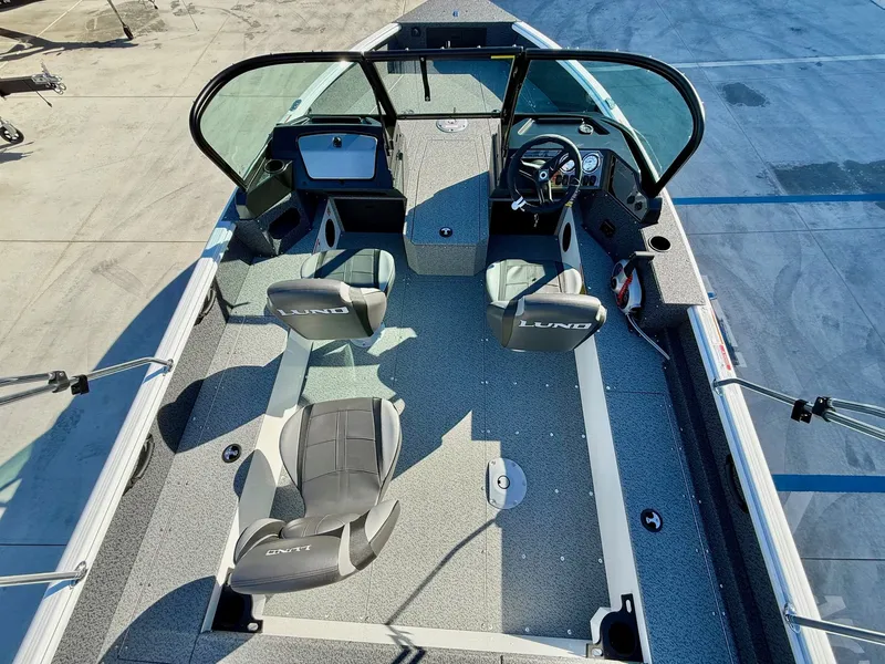 Slide: The Image of Lund Explorer 1800 Sport w/ 115HP Mercury! 2026 - 7