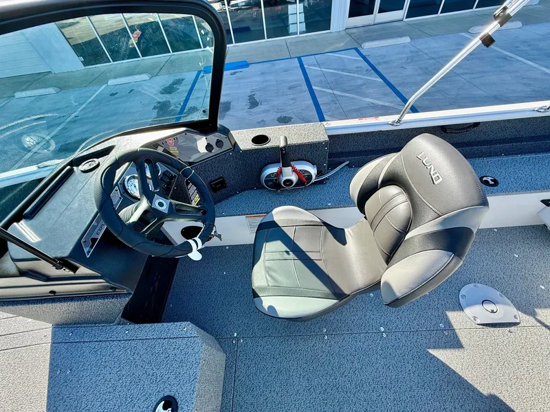 Slide: The Image of Lund Explorer 1800 Sport w/ 115HP Mercury! 2026 - 8