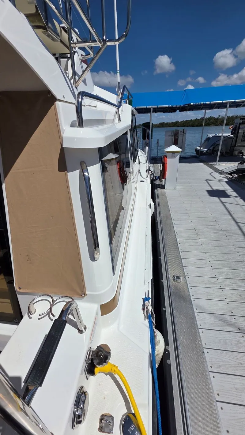 Slide: The Image of Ranger Tug 29-CB 2019 - 22