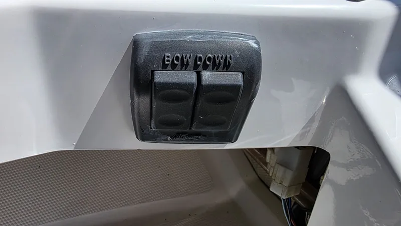 Slide: The Image of Ranger Tug 29-CB 2019 - 32