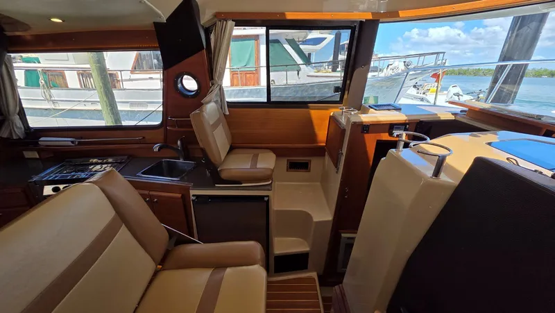 Slide: The Image of Ranger Tug 29-CB 2019 - 42