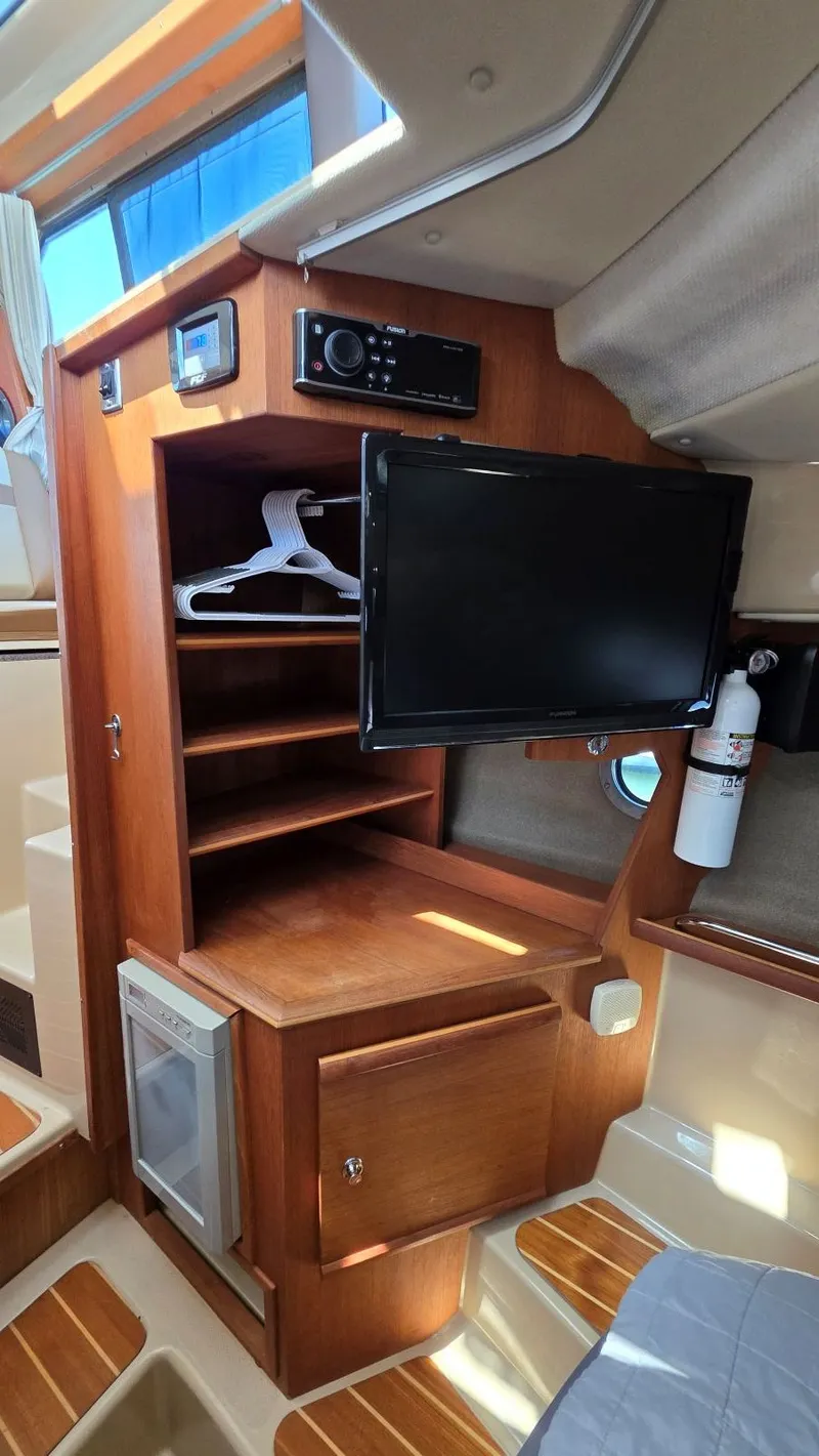 Slide: The Image of Ranger Tug 29-CB 2019 - 56