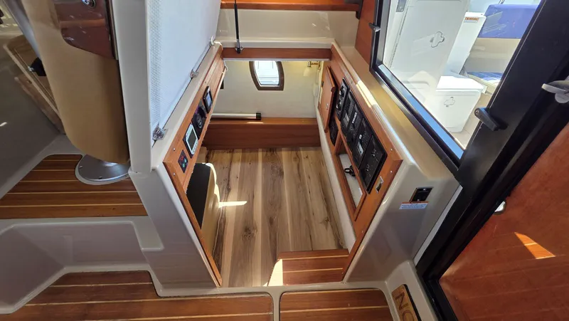 Slide: The Image of Ranger Tug 29-CB 2019 - 62