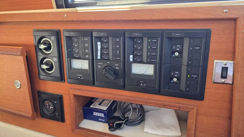 Slide: The Image of Ranger Tug 29-CB 2019 - 65