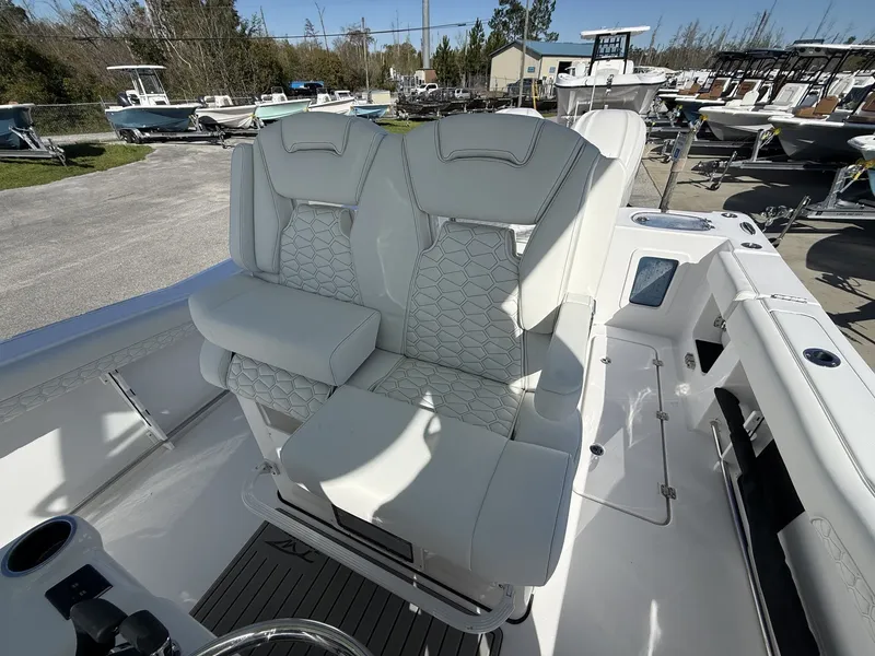 Slide: The Image of Tidewater 282 CC Adventure 2026 - 13