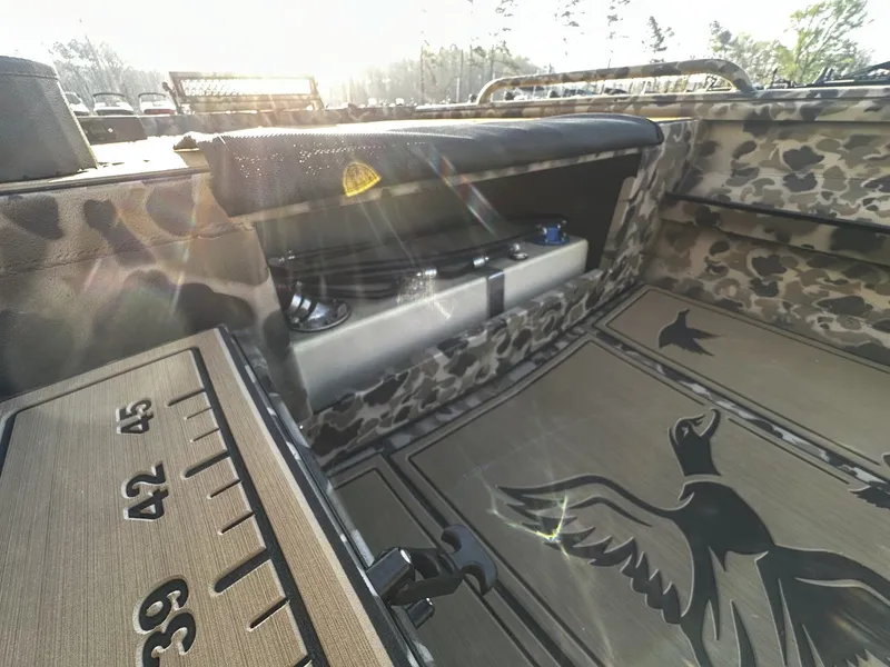 Slide: The Image of Excel Viper F4 CUSTOM SEADECK-1751-60 YAM 2026 - 9