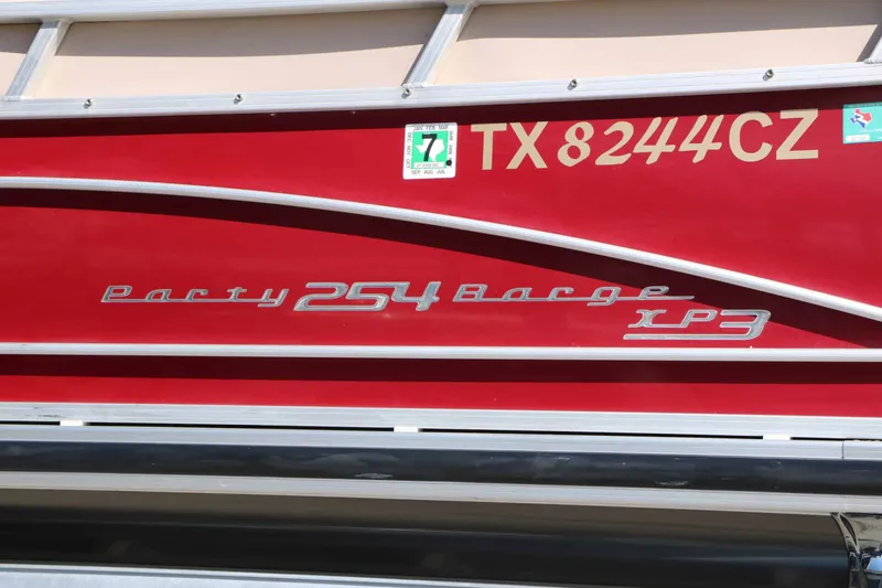 Slide: The Image of Sun Tracker Regency Party Barge 254 Xp3 2014 - 16