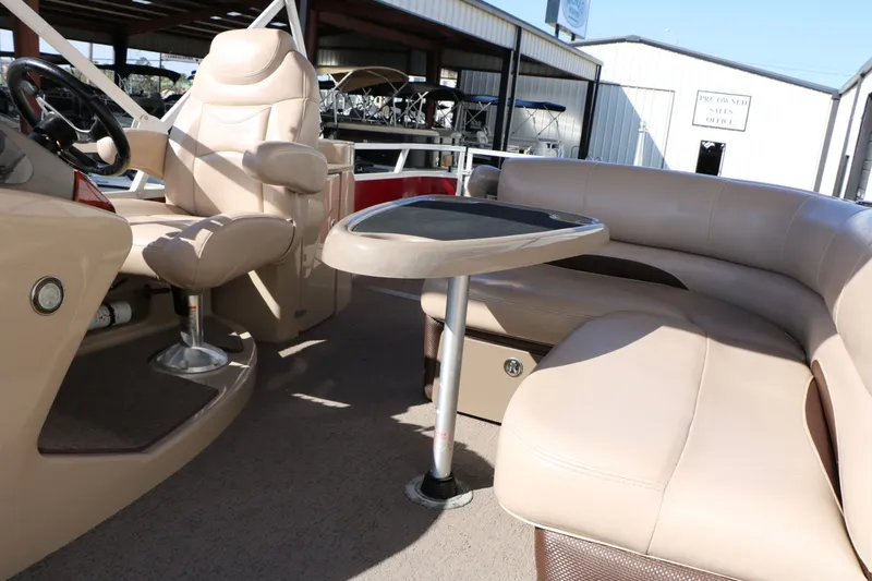 Slide: The Image of Interior of a 2014 Sun Tracker Regency Party Barge 254 Xp3 pontoon boat. - 41