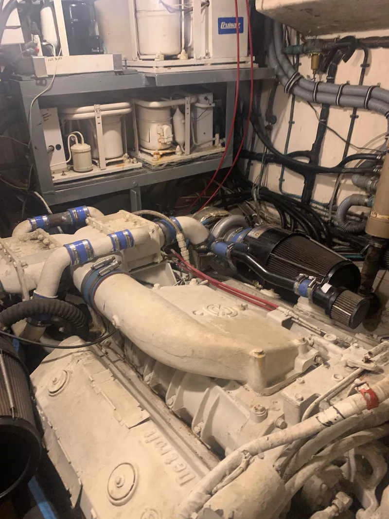 Slide: The Image of Hatteras 53 Extended Deckhouse Motor Yacht 1984 - 101