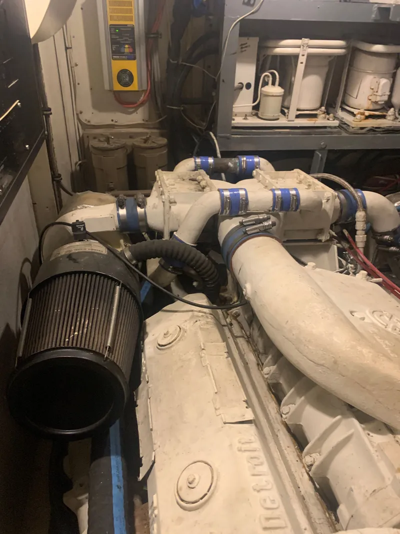 Slide: The Image of Hatteras 53 Extended Deckhouse Motor Yacht 1984 - 102