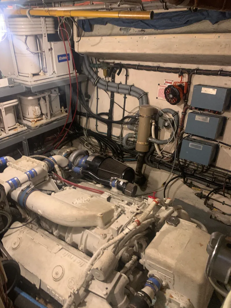 Slide: The Image of Hatteras 53 Extended Deckhouse Motor Yacht 1984 - 107