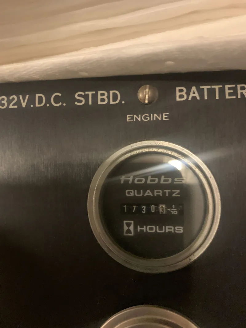 Slide: The Image of Hatteras 53 Extended Deckhouse Motor Yacht 1984 - 111