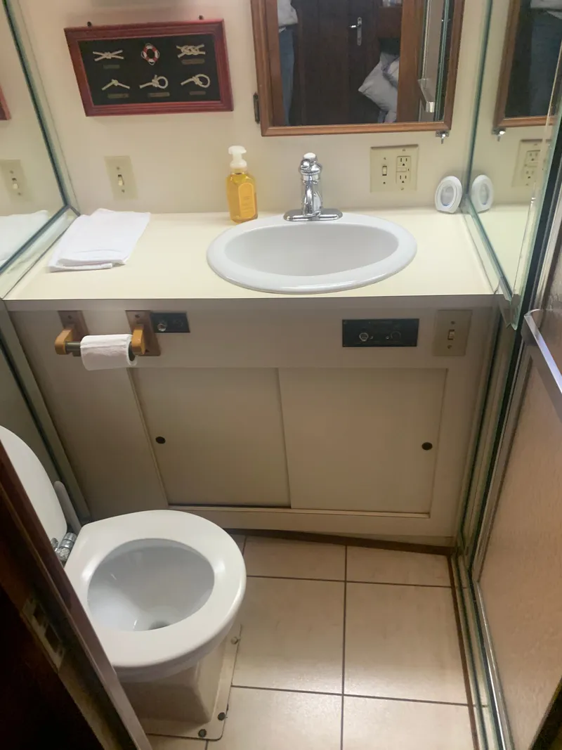 Slide: The Image of Hatteras 53 Extended Deckhouse Motor Yacht 1984 - 112