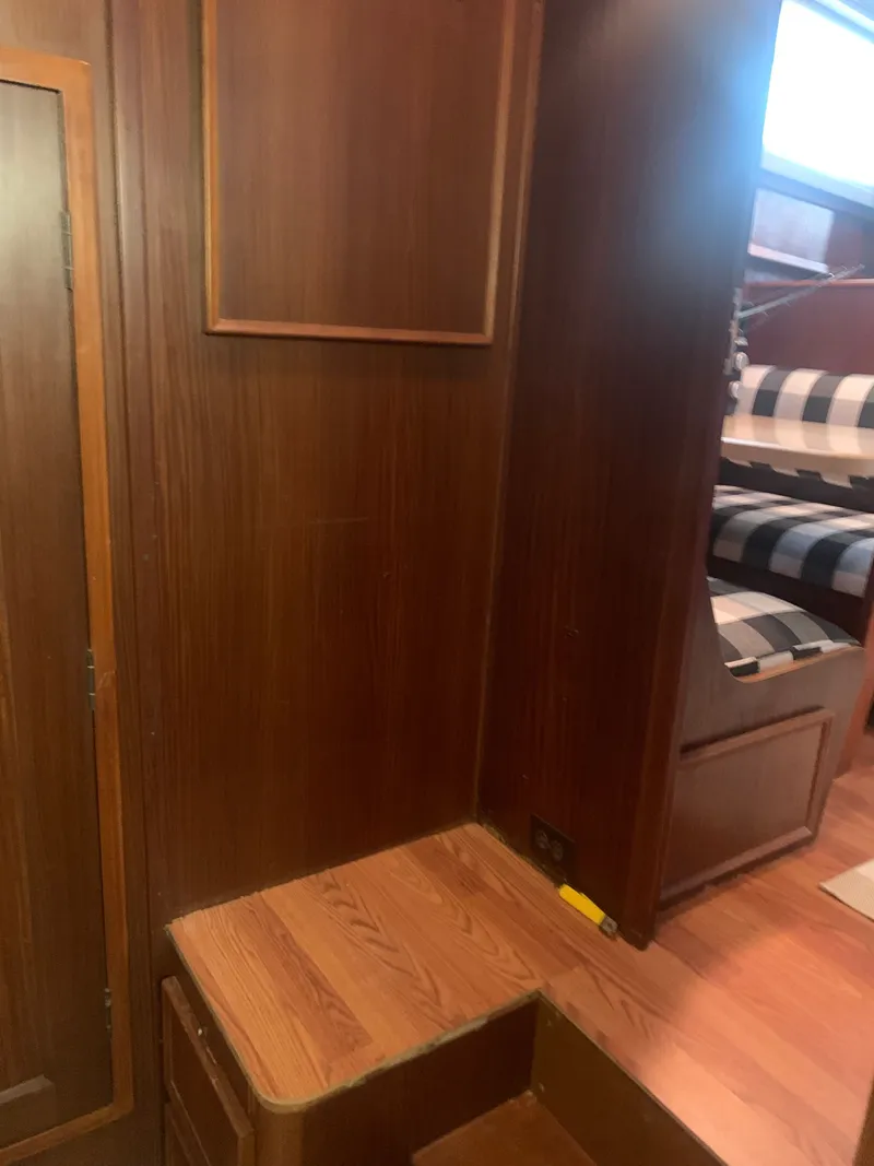 Slide: The Image of Hatteras 53 Extended Deckhouse Motor Yacht 1984 - 114