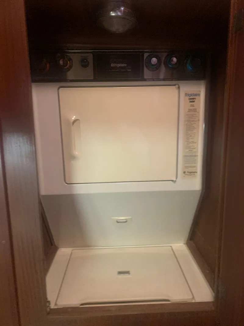 Slide: The Image of Hatteras 53 Extended Deckhouse Motor Yacht 1984 - 118