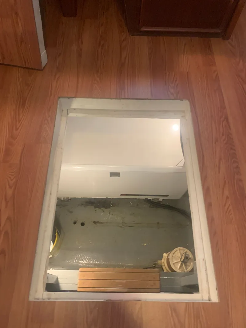 Slide: The Image of Hatteras 53 Extended Deckhouse Motor Yacht 1984 - 126