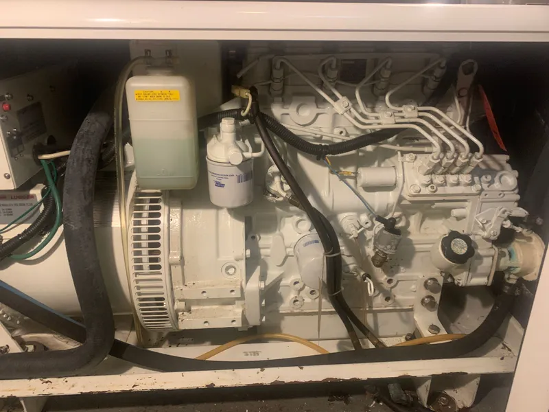 Slide: The Image of Hatteras 53 Extended Deckhouse Motor Yacht 1984 - 129