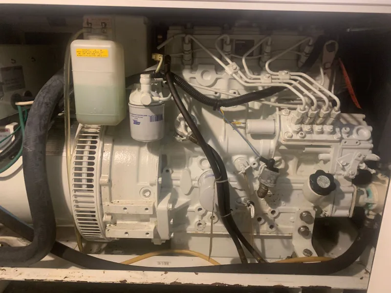 Slide: The Image of Hatteras 53 Extended Deckhouse Motor Yacht 1984 - 130