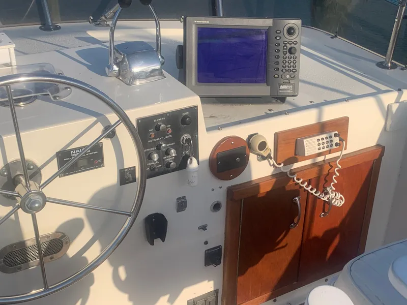 Slide: The Image of Hatteras 53 Extended Deckhouse Motor Yacht 1984 - 144